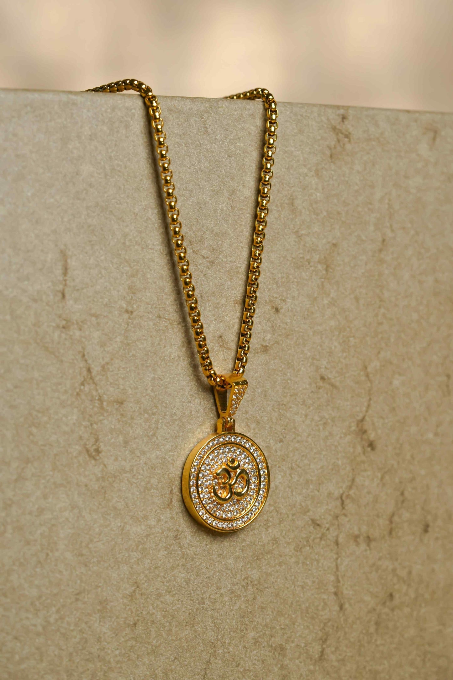 Om Symbol Pendant with Chain – A Timeless Spiritual Accessory