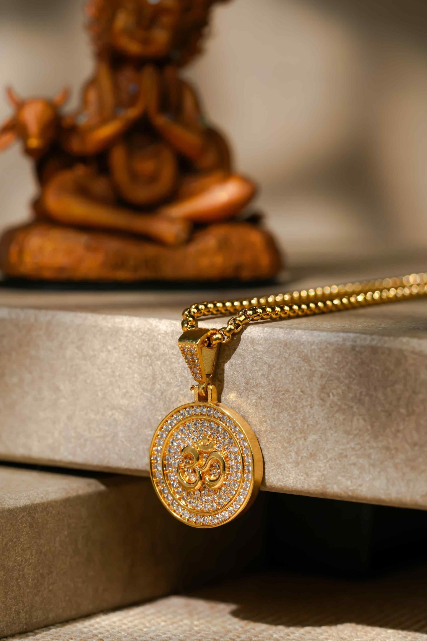 Om Symbol Pendant with Chain – A Timeless Spiritual Accessory